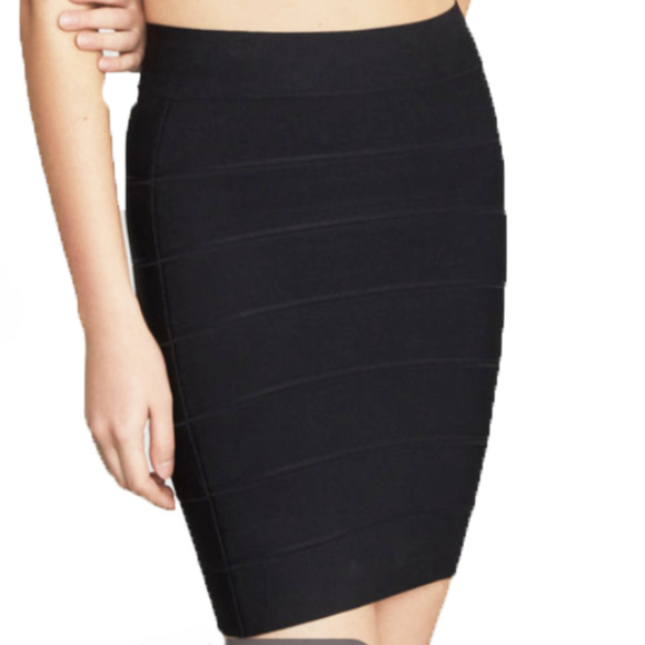 BCBGMaxAzria Dresses & Skirts - BCBG MaxAZARIA | Black Simone Textured Power Skirt